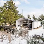 4 Person In Semesterbostad